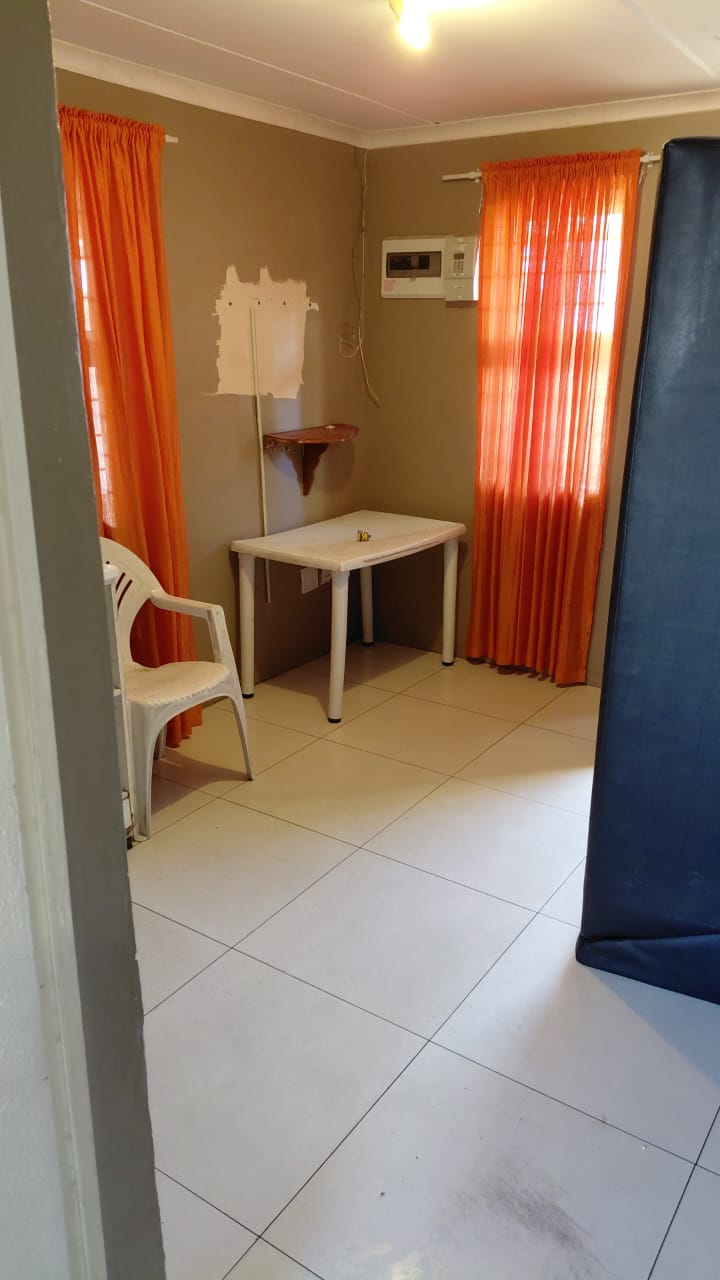  Bedroom Property for Sale in Harmony Village Western Cape